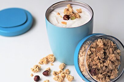 Lunchgerecht: Yoghurt met zelfgemaakte granola voor onderweg